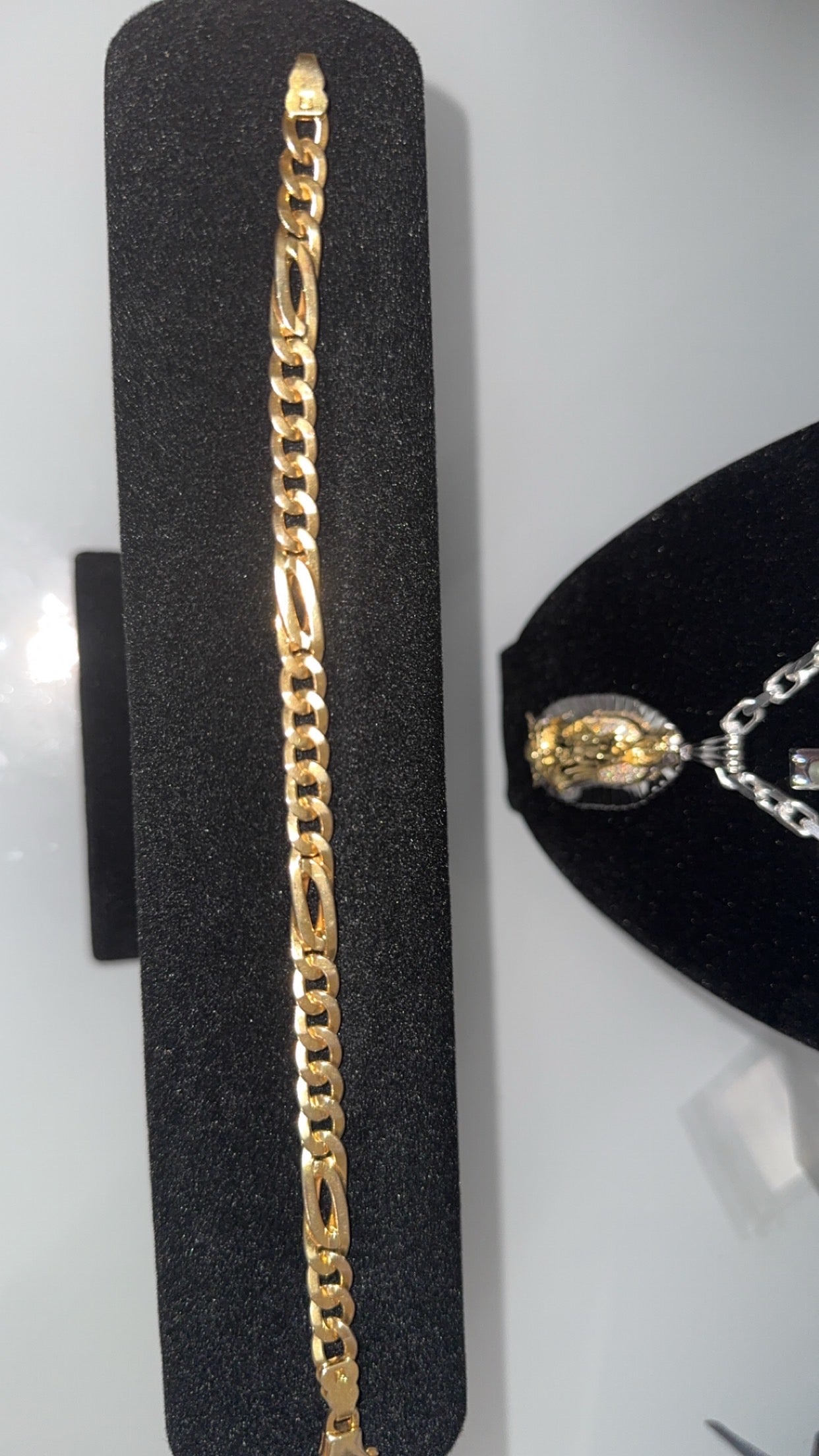 10K Fancy Figaro Bracelet 8in